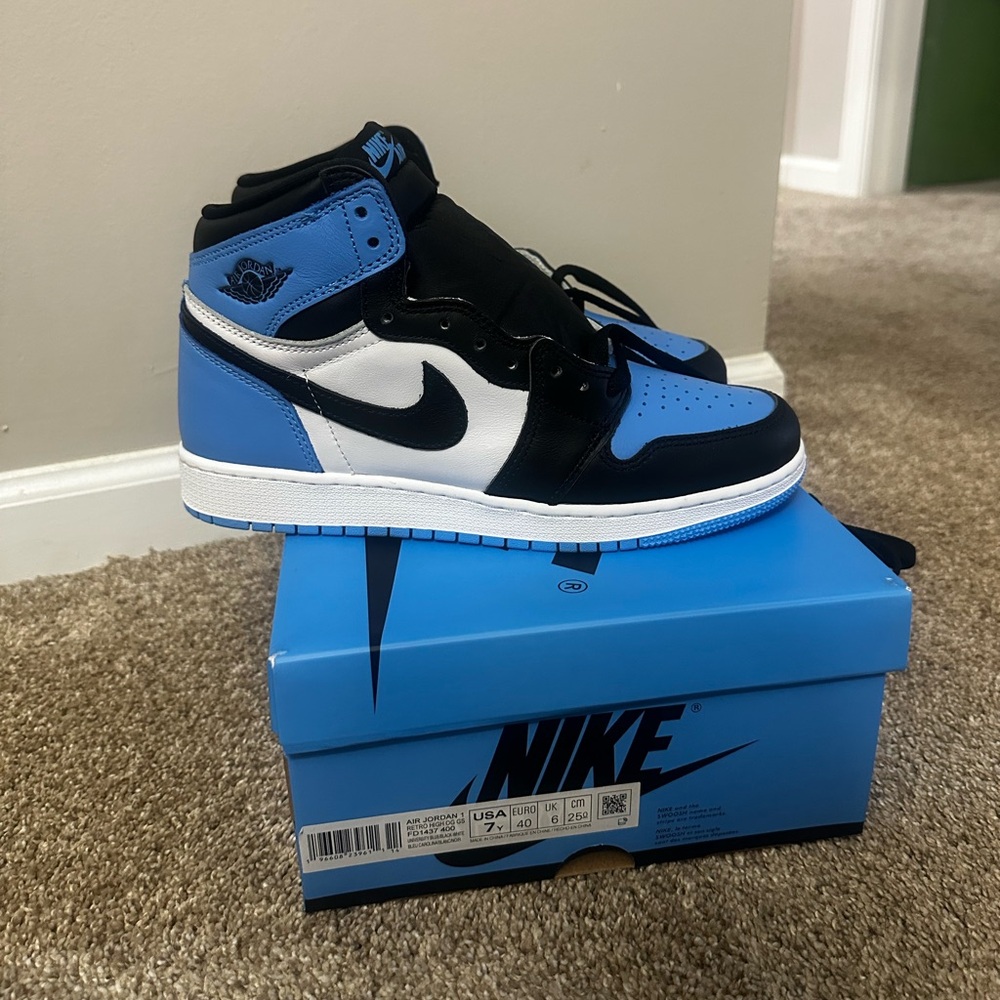Nike Jordan 1’s Retro High Unc toe